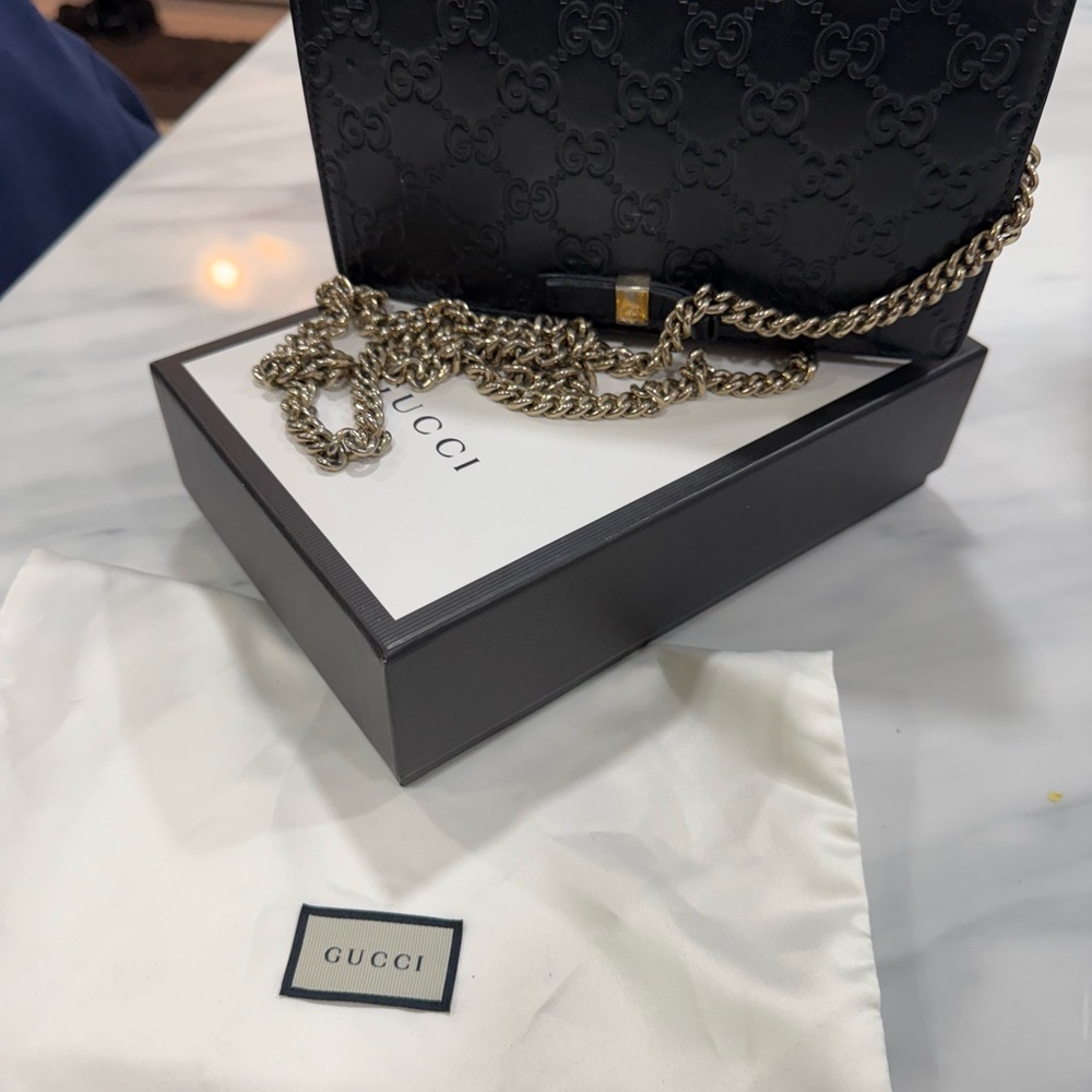 Gucci Black wallet on chain